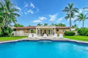Walk to Beach Luxury 5BR & 3BA Villa Hollywood Lakes
